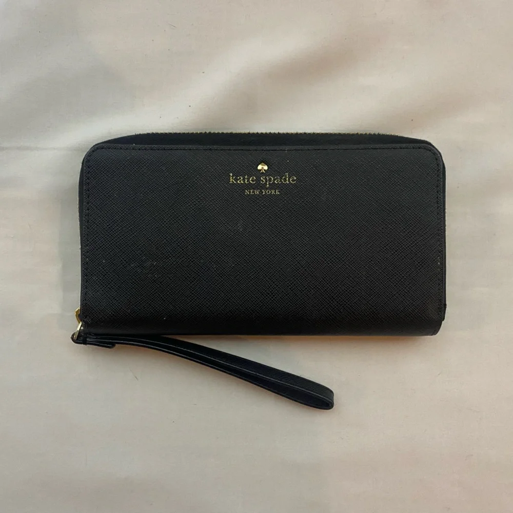 Kate Spade Wallet - Picture 1 of 6